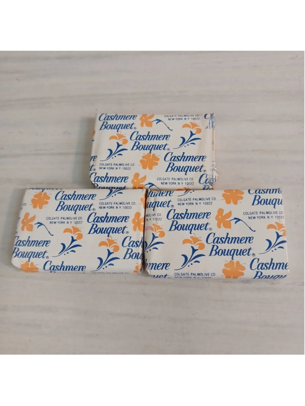 Colgate Palmolive Cashmere Bouquet Hotel Travel Soaps Blue Yellow Vintage New